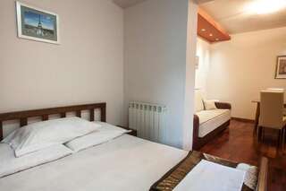 Гостевой дом Guest House Vila Centar Будва Номер-студио с кроватью размера "king-size" и диван-кроватью-4