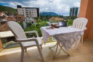 Гостевой дом Guest House Vila Centar Будва Двухместный номер с 1 кроватью и террасой-4